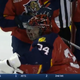 Illustration for article titled Tim Thomas Makes Outstanding Save After Falling On His Ass